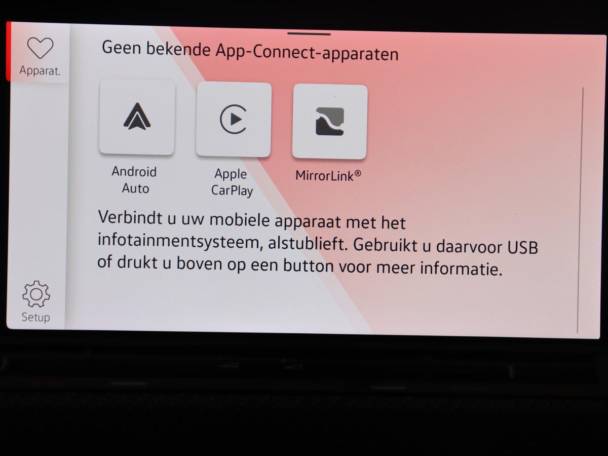 Volkswagen Golf Volkswagen Golf Variant 1.5 eTSI R-Line Business | Panoramadak | Sportstoelen | Adaptive cruise | Stuur/stoel verwarming | Park assist | Navigatie | Carplay | Sfeerverlichting | Climate control | 18″ velgen
