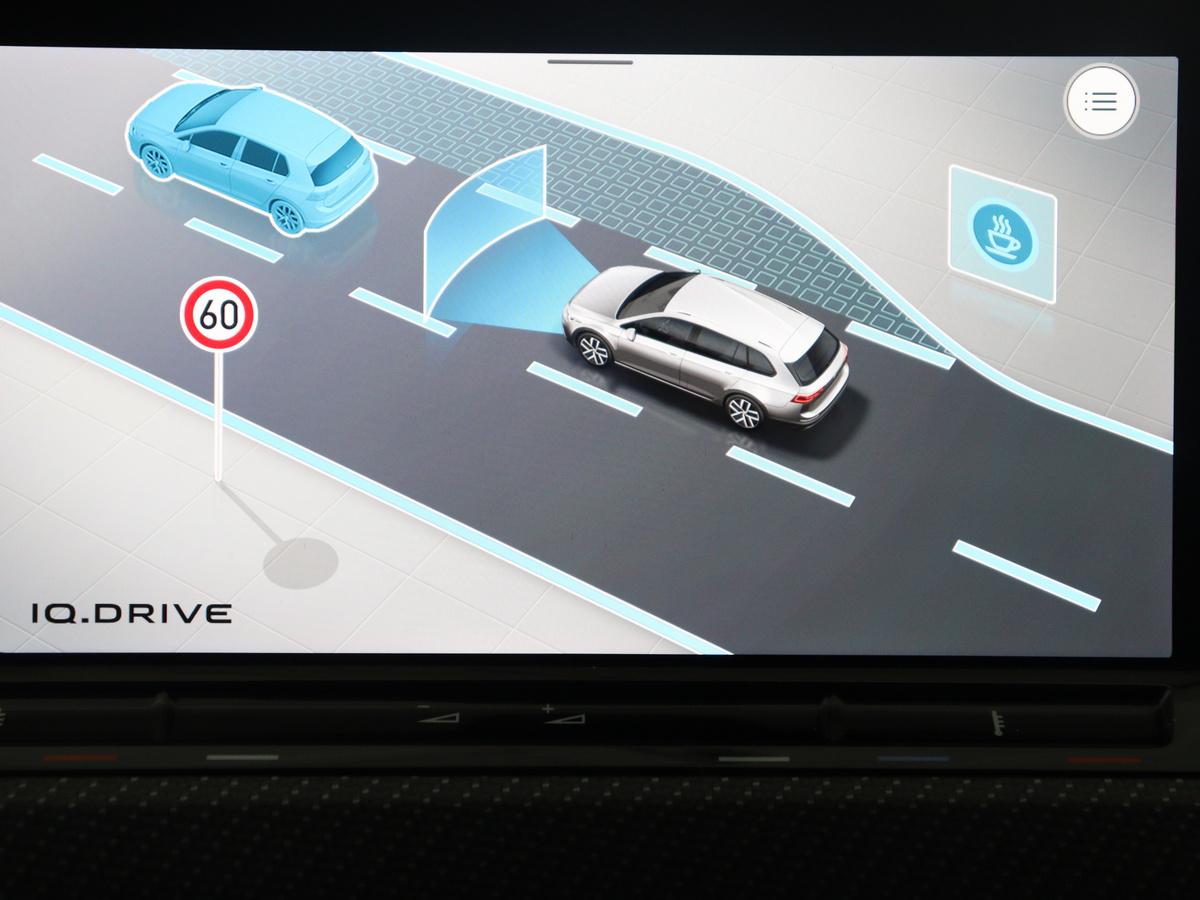 Volkswagen Golf Volkswagen Golf Variant 1.5 eTSI R-Line Business | Panoramadak | Sportstoelen | Adaptive cruise | Stuur/stoel verwarming | Park assist | Navigatie | Carplay | Sfeerverlichting | Climate control | 18″ velgen