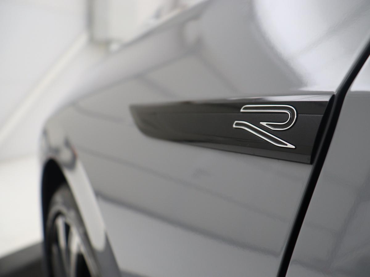 Volkswagen Golf Volkswagen Golf Variant 1.5 eTSI R-Line Business | Panoramadak | Sportstoelen | Adaptive cruise | Stuur/stoel verwarming | Park assist | Navigatie | Carplay | Sfeerverlichting | Climate control | 18″ velgen