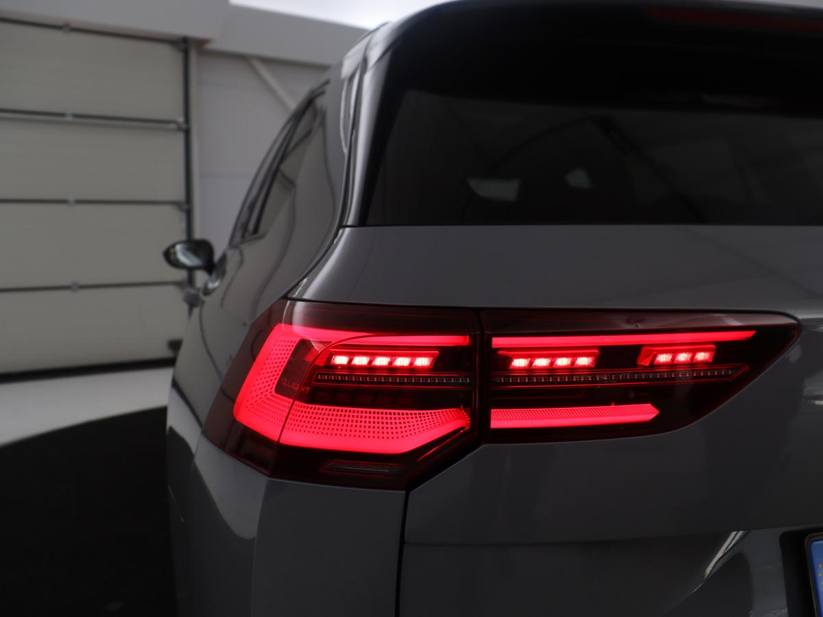 Volkswagen Golf Volkswagen Golf Variant 1.5 eTSI R-Line Business | Panoramadak | Sportstoelen | Adaptive cruise | Stuur/stoel verwarming | Park assist | Navigatie | Carplay | Sfeerverlichting | Climate control | 18″ velgen