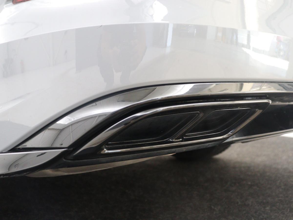 Volkswagen Golf Volkswagen Golf Variant 1.5 eTSI R-Line Business | Panoramadak | Sportstoelen | Adaptive cruise | Stuur/stoel verwarming | Park assist | Navigatie | Carplay | Sfeerverlichting | Climate control | 18″ velgen