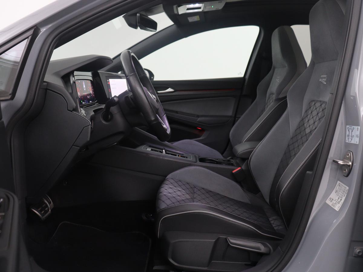 Volkswagen Golf Volkswagen Golf Variant 1.5 eTSI R-Line Business | Panoramadak | Sportstoelen | Adaptive cruise | Stuur/stoel verwarming | Park assist | Navigatie | Carplay | Sfeerverlichting | Climate control | 18″ velgen