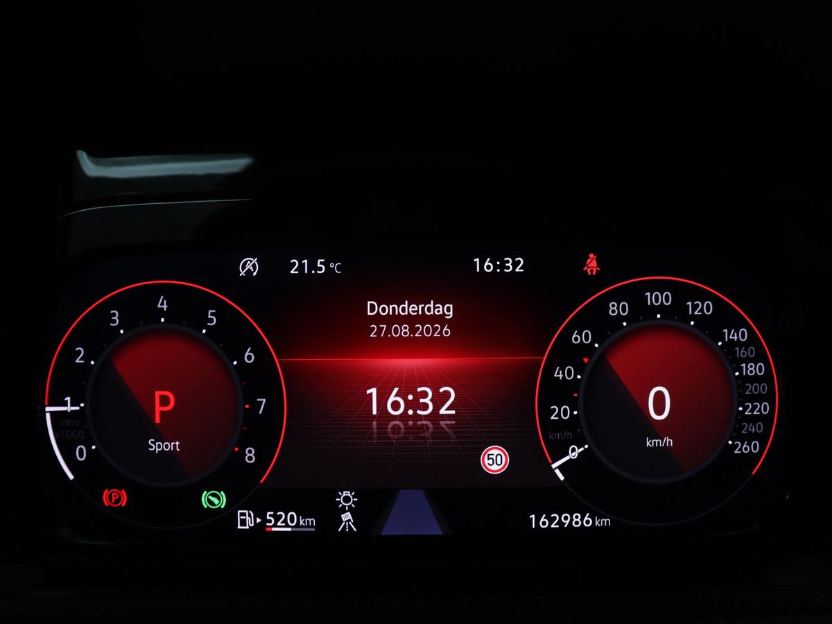 Volkswagen Golf Volkswagen Golf Variant 1.5 eTSI R-Line Business | Panoramadak | Sportstoelen | Adaptive cruise | Stuur/stoel verwarming | Park assist | Navigatie | Carplay | Sfeerverlichting | Climate control | 18″ velgen
