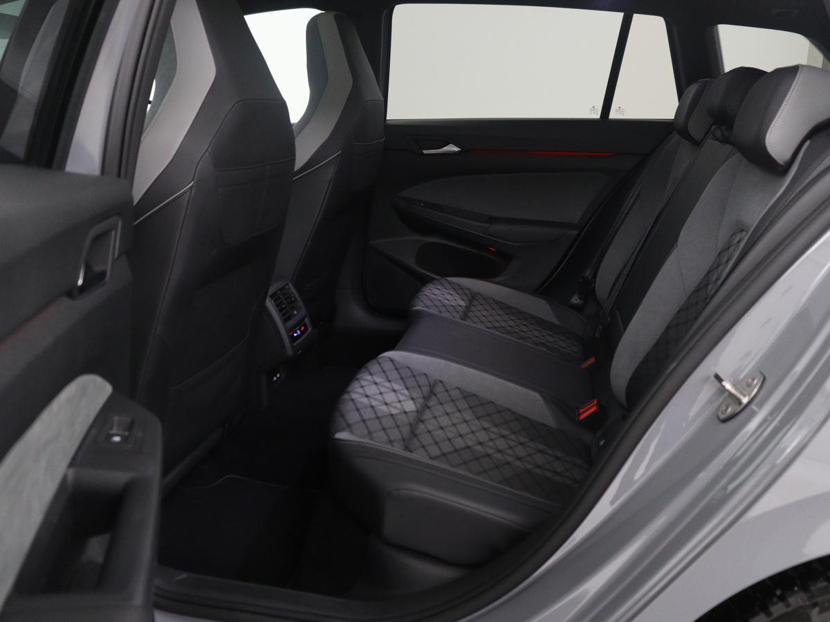 Volkswagen Golf Volkswagen Golf Variant 1.5 eTSI R-Line Business | Panoramadak | Sportstoelen | Adaptive cruise | Stuur/stoel verwarming | Park assist | Navigatie | Carplay | Sfeerverlichting | Climate control | 18″ velgen