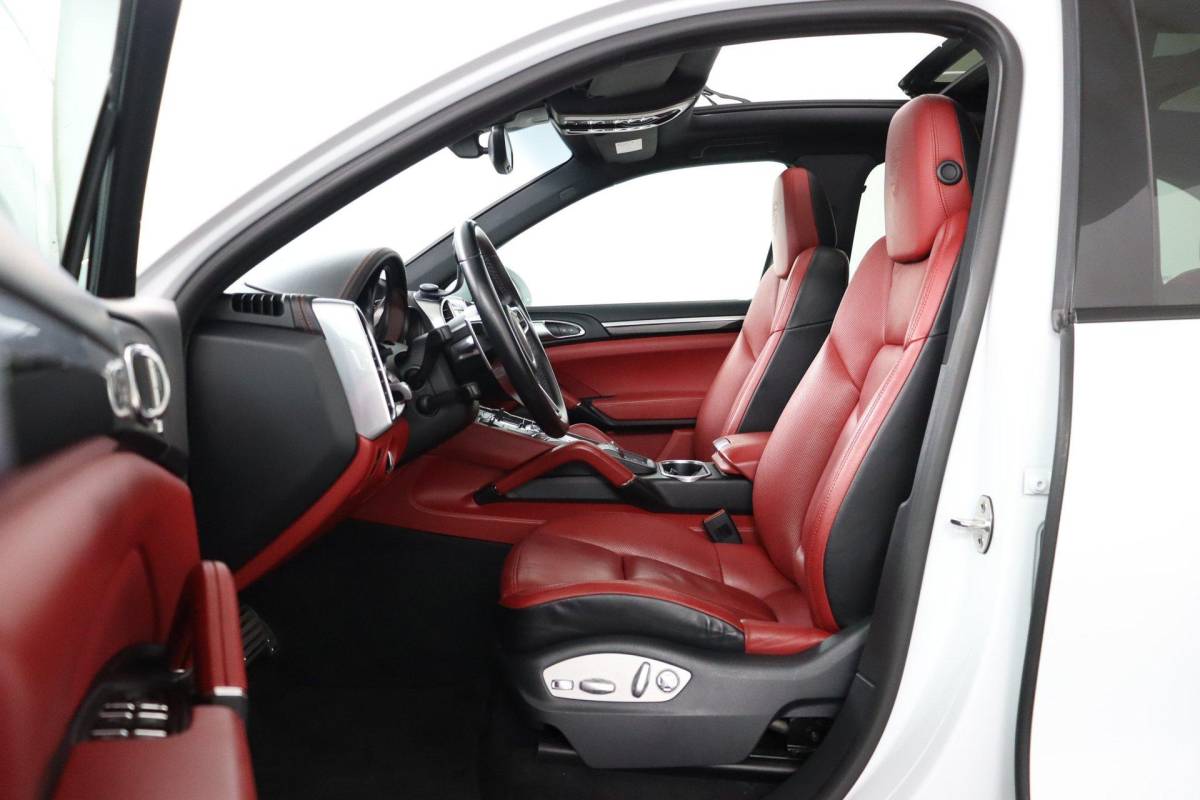 Porsche Cayenne Porsche Cayenne 3.0 S E-Hybrid Platinum Edition |NAP|1e eigenaar|SportChrono|Pano|Memory