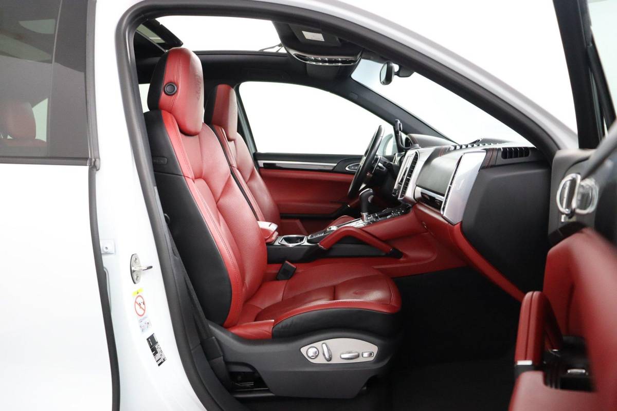 Porsche Cayenne Porsche Cayenne 3.0 S E-Hybrid Platinum Edition |NAP|1e eigenaar|SportChrono|Pano|Memory