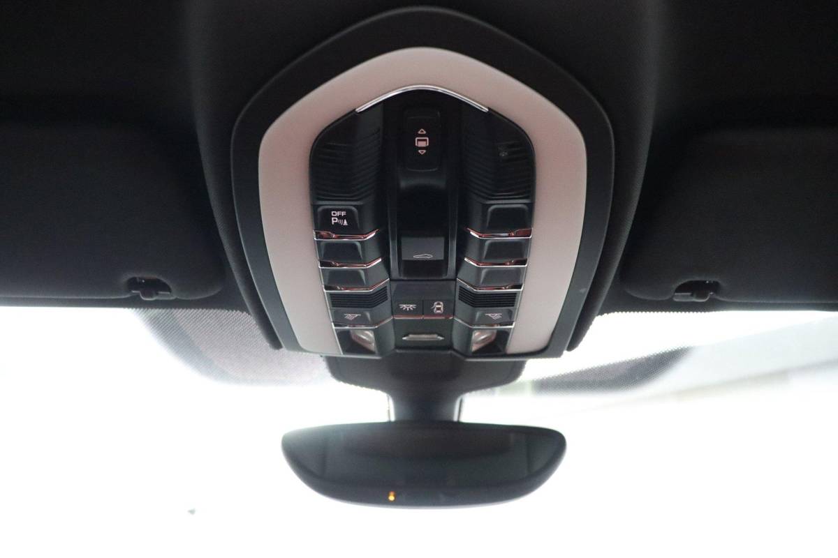 Porsche Cayenne Porsche Cayenne 3.0 S E-Hybrid Platinum Edition |NAP|1e eigenaar|SportChrono|Pano|Memory