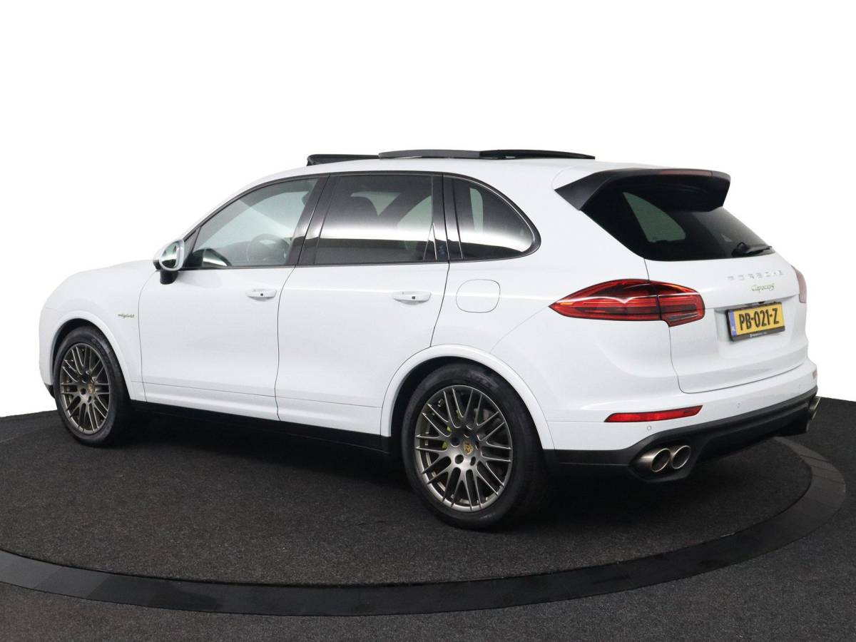 Porsche Cayenne Porsche Cayenne 3.0 S E-Hybrid Platinum Edition |NAP|1e eigenaar|SportChrono|Pano|Memory