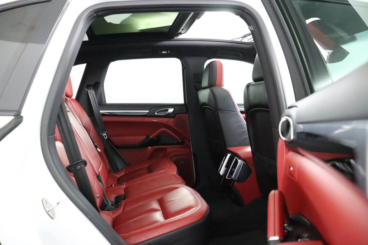 Porsche Cayenne Porsche Cayenne 3.0 S E-Hybrid Platinum Edition |NAP|1e eigenaar|SportChrono|Pano|Memory