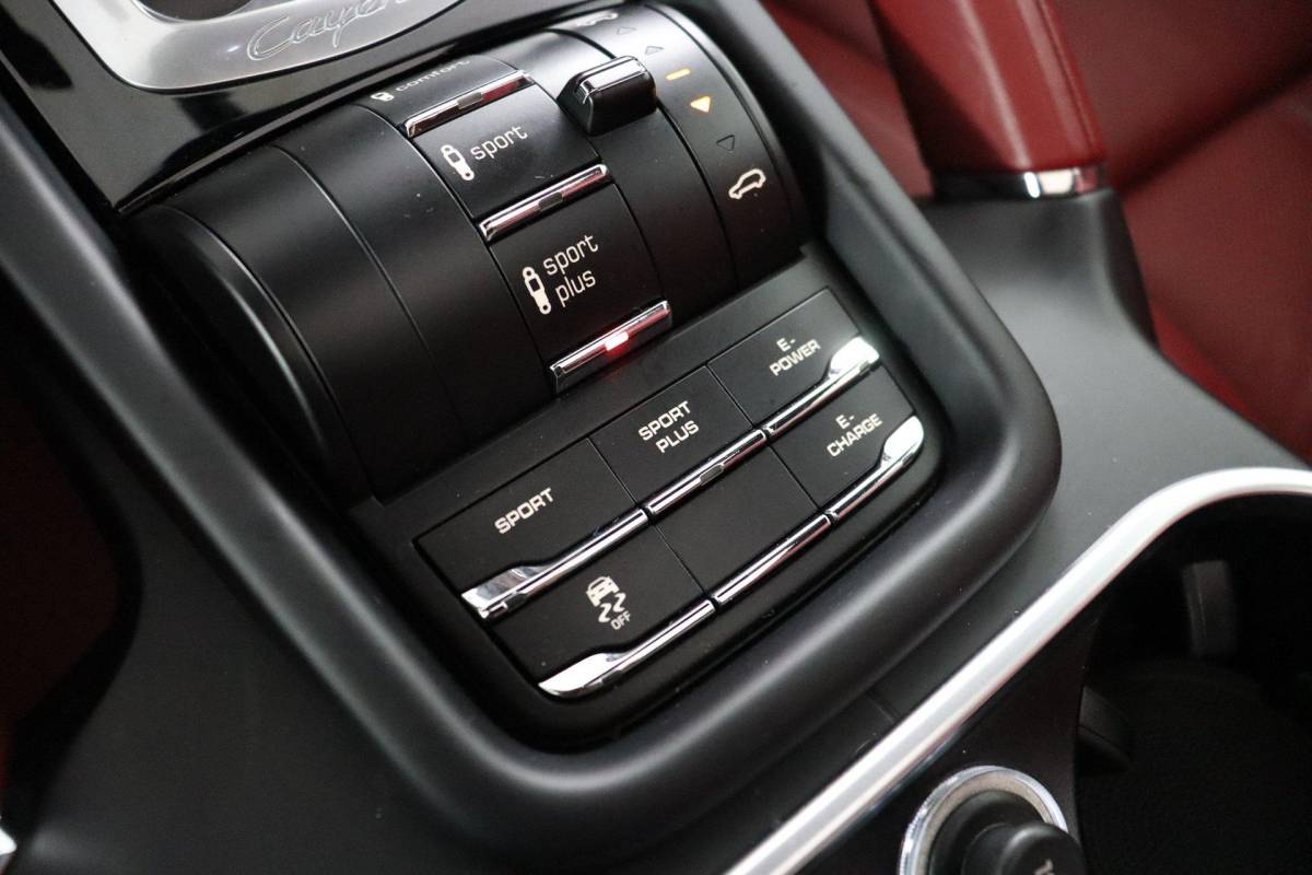 Porsche Cayenne Porsche Cayenne 3.0 S E-Hybrid Platinum Edition |NAP|1e eigenaar|SportChrono|Pano|Memory