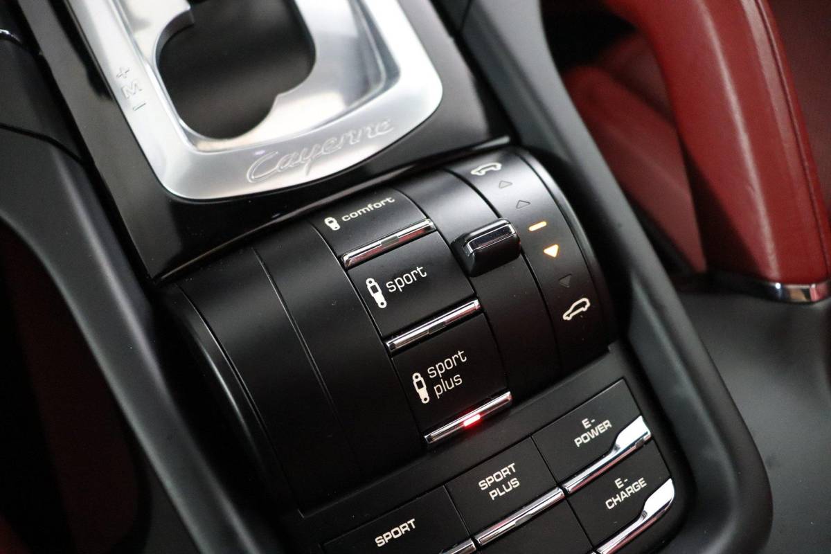 Porsche Cayenne Porsche Cayenne 3.0 S E-Hybrid Platinum Edition |NAP|1e eigenaar|SportChrono|Pano|Memory