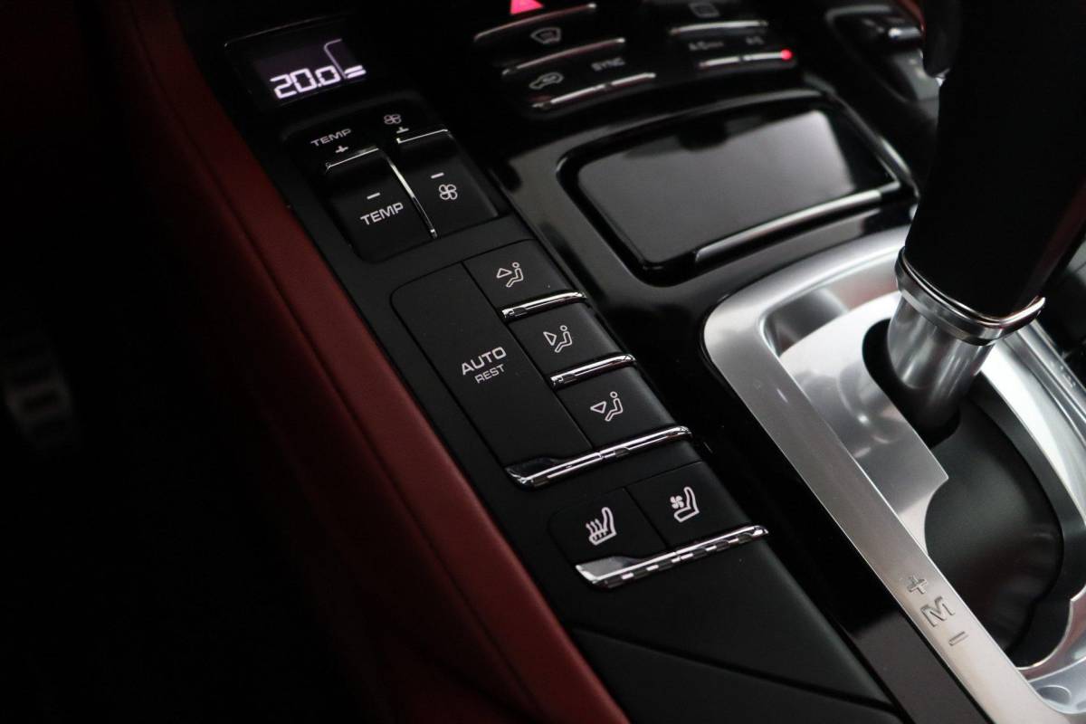 Porsche Cayenne Porsche Cayenne 3.0 S E-Hybrid Platinum Edition |NAP|1e eigenaar|SportChrono|Pano|Memory