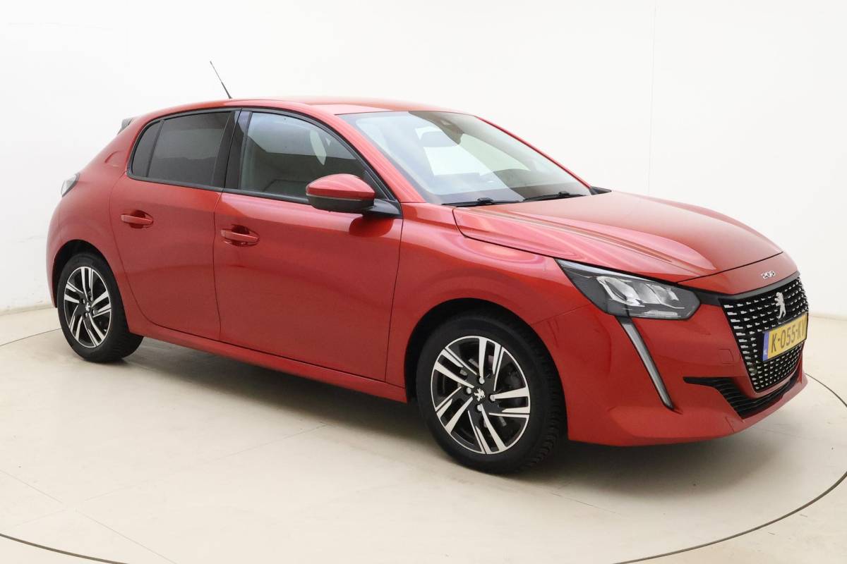 Peugeot 208 Peugeot 208 1.2 Turbo Allure 100pk | Lederenbekleding | Stoelverwarming | Navigatie | climate control