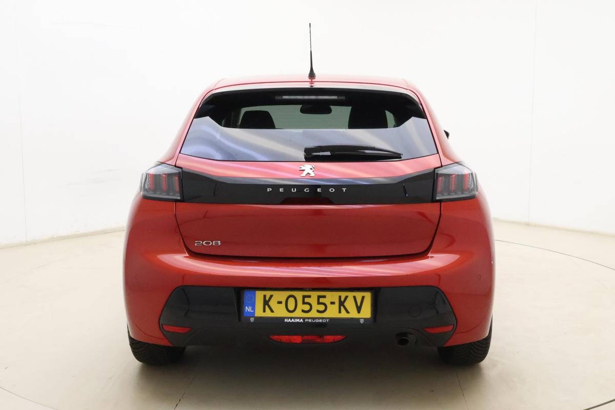 Peugeot 208 Peugeot 208 1.2 Turbo Allure 100pk | Lederenbekleding | Stoelverwarming | Navigatie | climate control