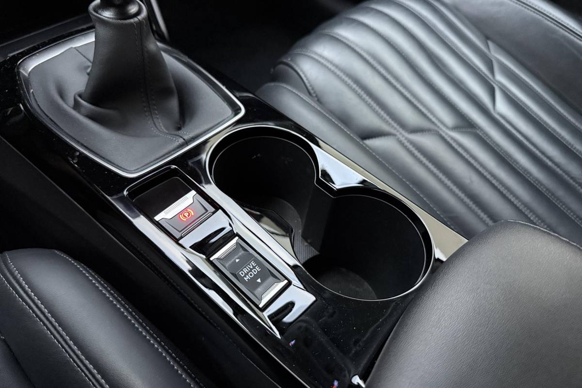 Peugeot 208 Peugeot 208 1.2 Turbo Allure 100pk | Lederenbekleding | Stoelverwarming | Navigatie | climate control