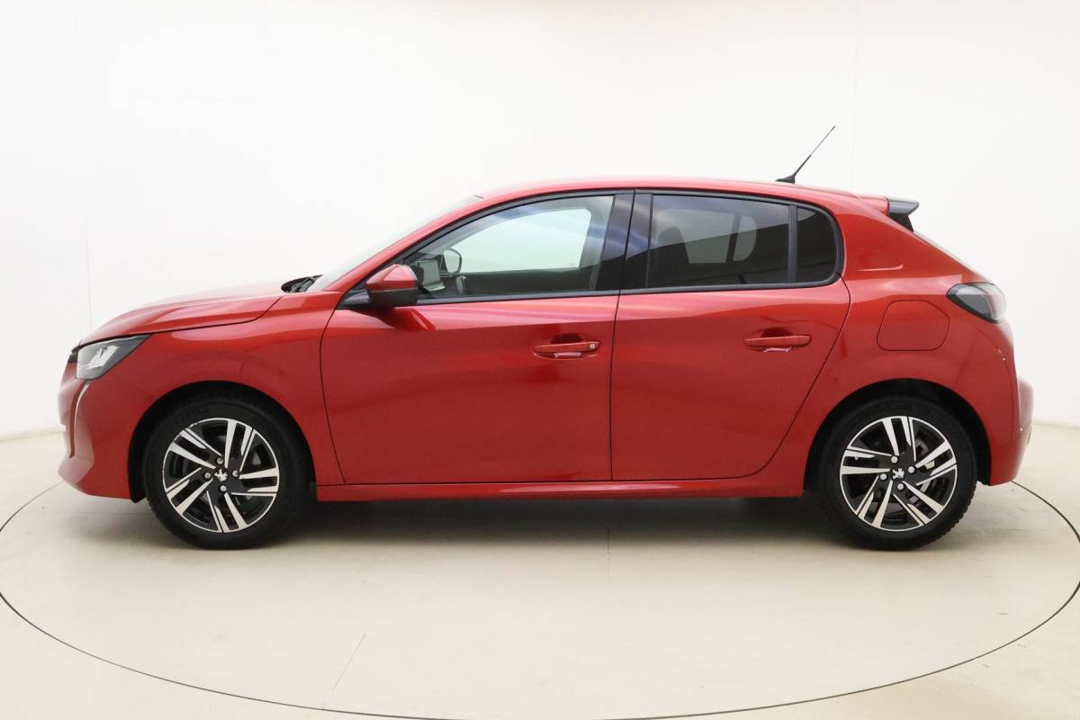 Peugeot 208 Peugeot 208 1.2 Turbo Allure 100pk | Lederenbekleding | Stoelverwarming | Navigatie | climate control