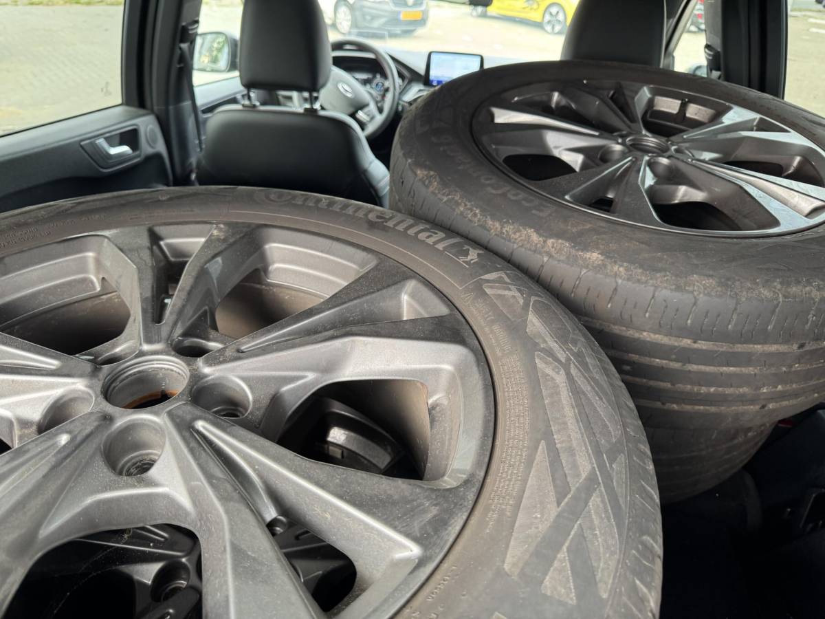 Ford Kuga Ford Kuga 2.5 PHEV ST-Line X 225pk | Driver Assistance Pack | Head up display | Winterpack | Elek. A-Klep | 1.500 Trekgewicht | Trekhaak |