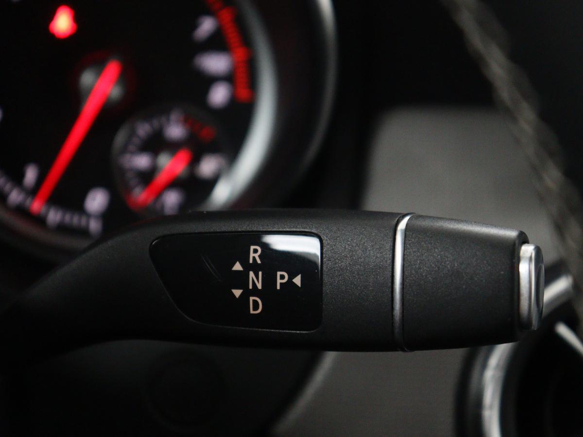 Mercedes-Benz CLA Mercedes-Benz CLA-klasse Shooting Brake 200 Ambition | Panoramadak | Cruise control |  Dodehoek detectie | Leder | Stoelverwarming | Park assist | Climate control | Navigatie | Bluetooth