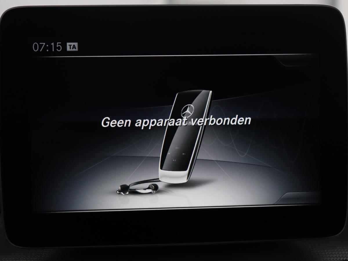 Mercedes-Benz CLA Mercedes-Benz CLA-klasse Shooting Brake 200 Ambition | Panoramadak | Cruise control |  Dodehoek detectie | Leder | Stoelverwarming | Park assist | Climate control | Navigatie | Bluetooth