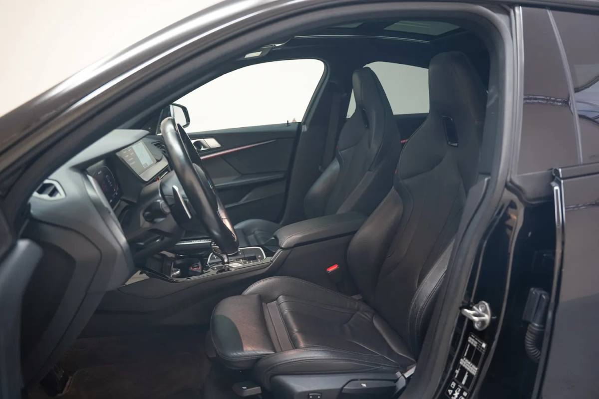 BMW 2 Serie BMW 2-serie Gran Coupe M235i xDrive High Executive Aut. [ Panorama Leder ACC Harman/Kardon Stuur-&Stoelverwarming]