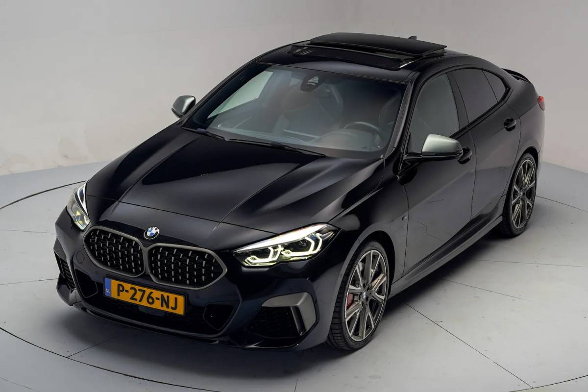 BMW 2 Serie BMW 2-serie Gran Coupe M235i xDrive High Executive Aut. [ Panorama Leder ACC Harman/Kardon Stuur-&Stoelverwarming]
