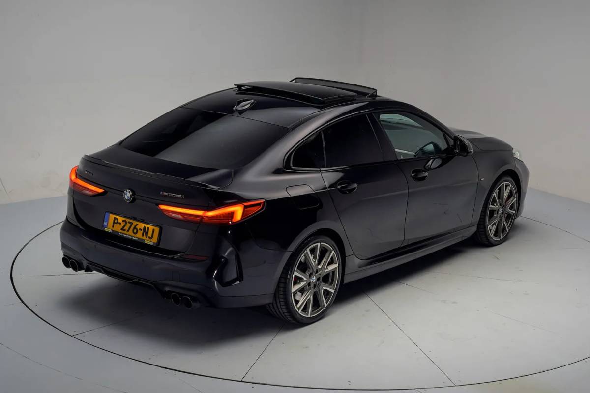 BMW 2 Serie BMW 2-serie Gran Coupe M235i xDrive High Executive Aut. [ Panorama Leder ACC Harman/Kardon Stuur-&Stoelverwarming]