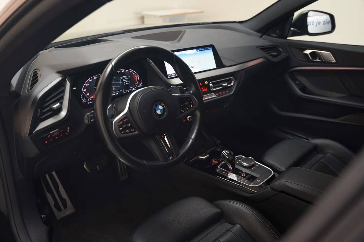 BMW 2 Serie BMW 2-serie Gran Coupe M235i xDrive High Executive Aut. [ Panorama Leder ACC Harman/Kardon Stuur-&Stoelverwarming]