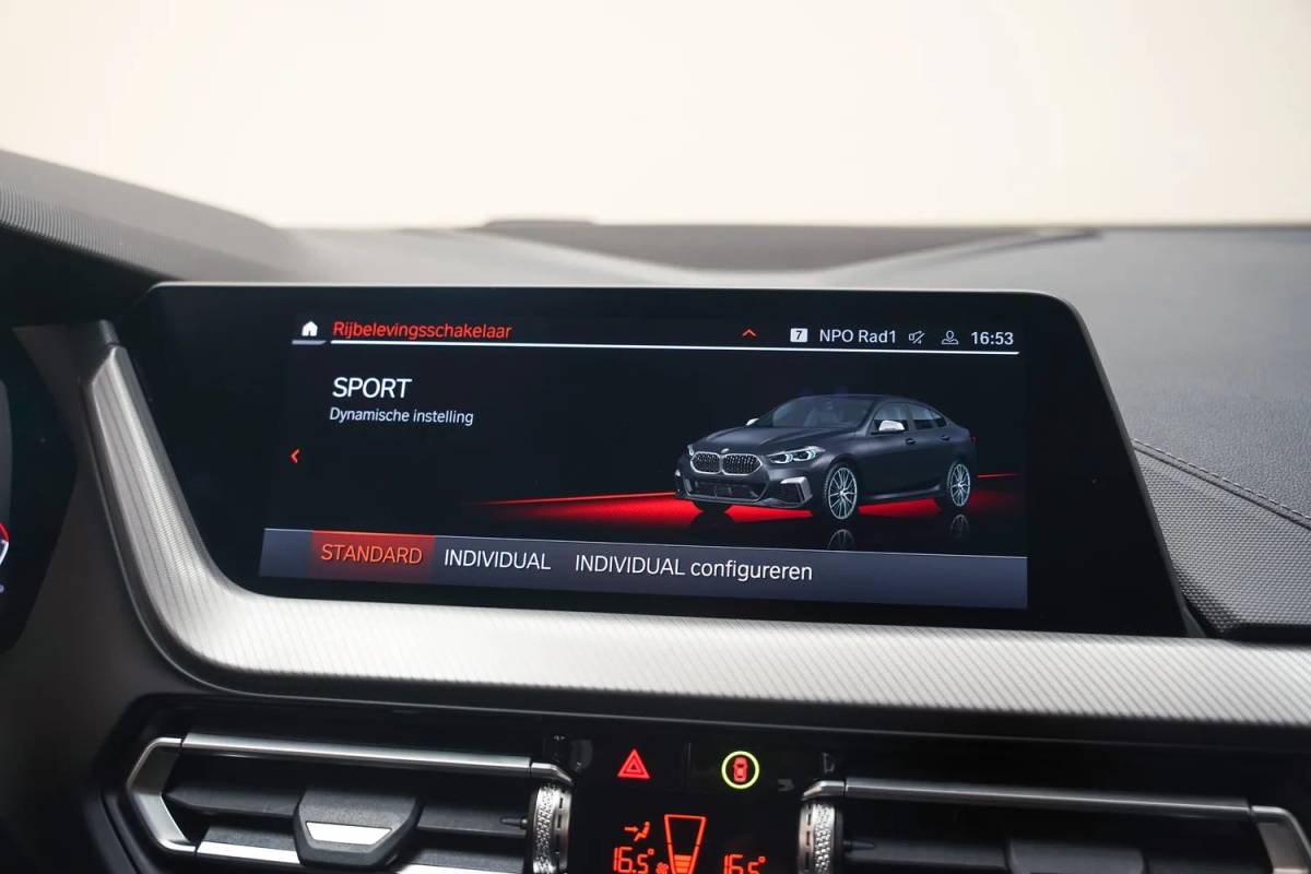 BMW 2 Serie BMW 2-serie Gran Coupe M235i xDrive High Executive Aut. [ Panorama Leder ACC Harman/Kardon Stuur-&Stoelverwarming]