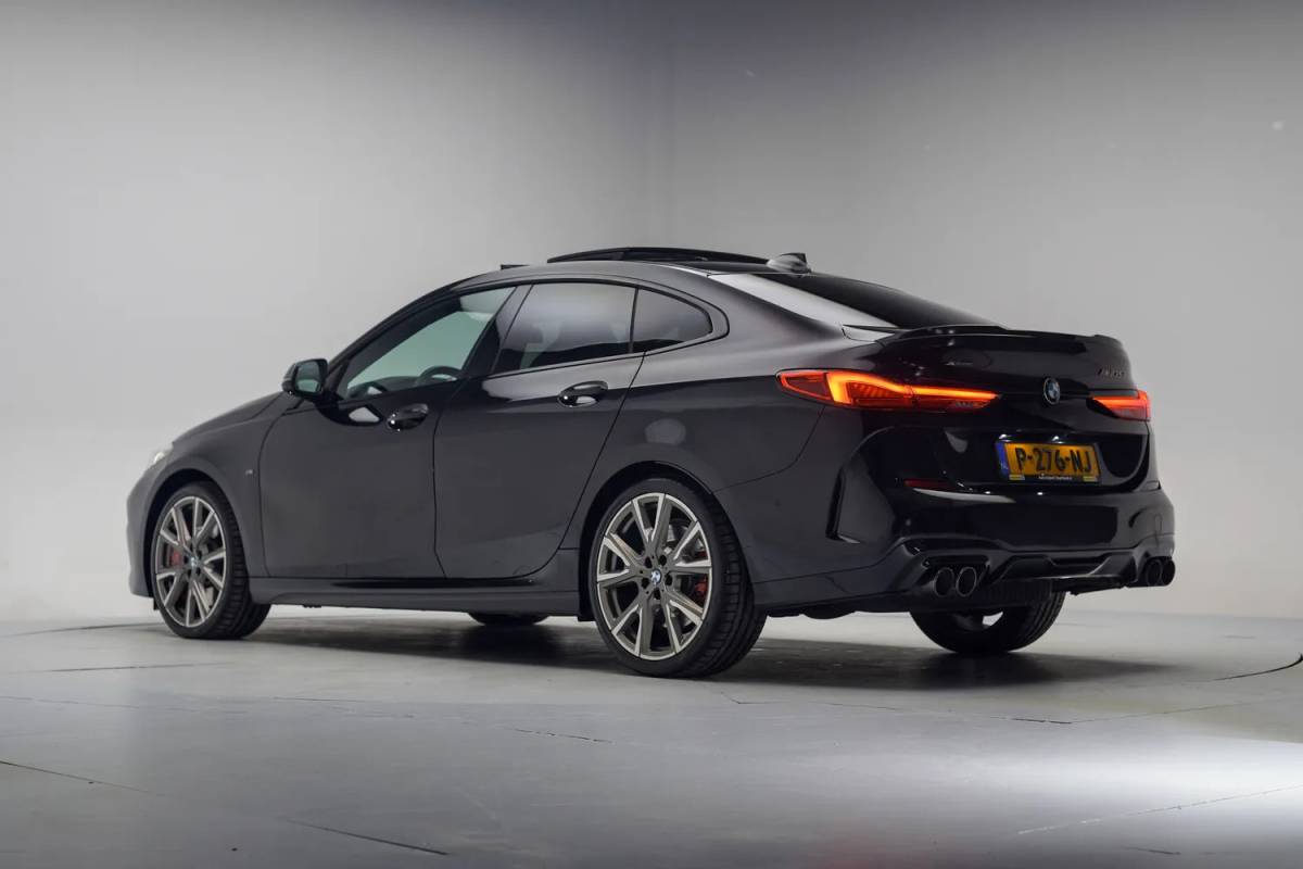 BMW 2 Serie BMW 2-serie Gran Coupe M235i xDrive High Executive Aut. [ Panorama Leder ACC Harman/Kardon Stuur-&Stoelverwarming]