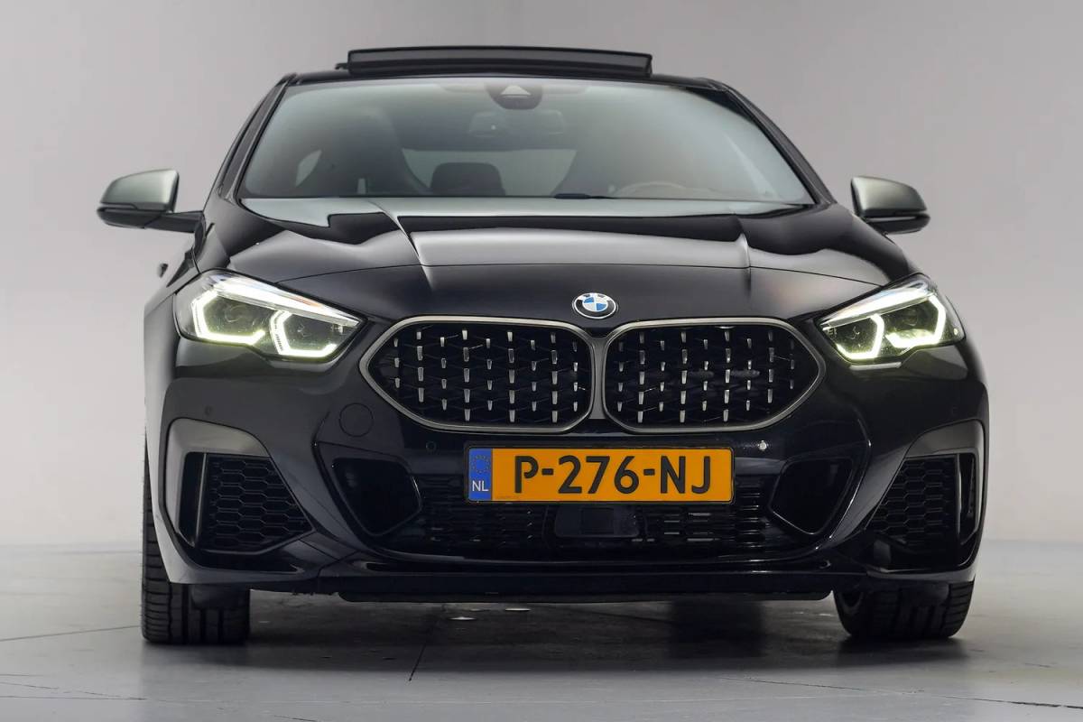 BMW 2 Serie BMW 2-serie Gran Coupe M235i xDrive High Executive Aut. [ Panorama Leder ACC Harman/Kardon Stuur-&Stoelverwarming]