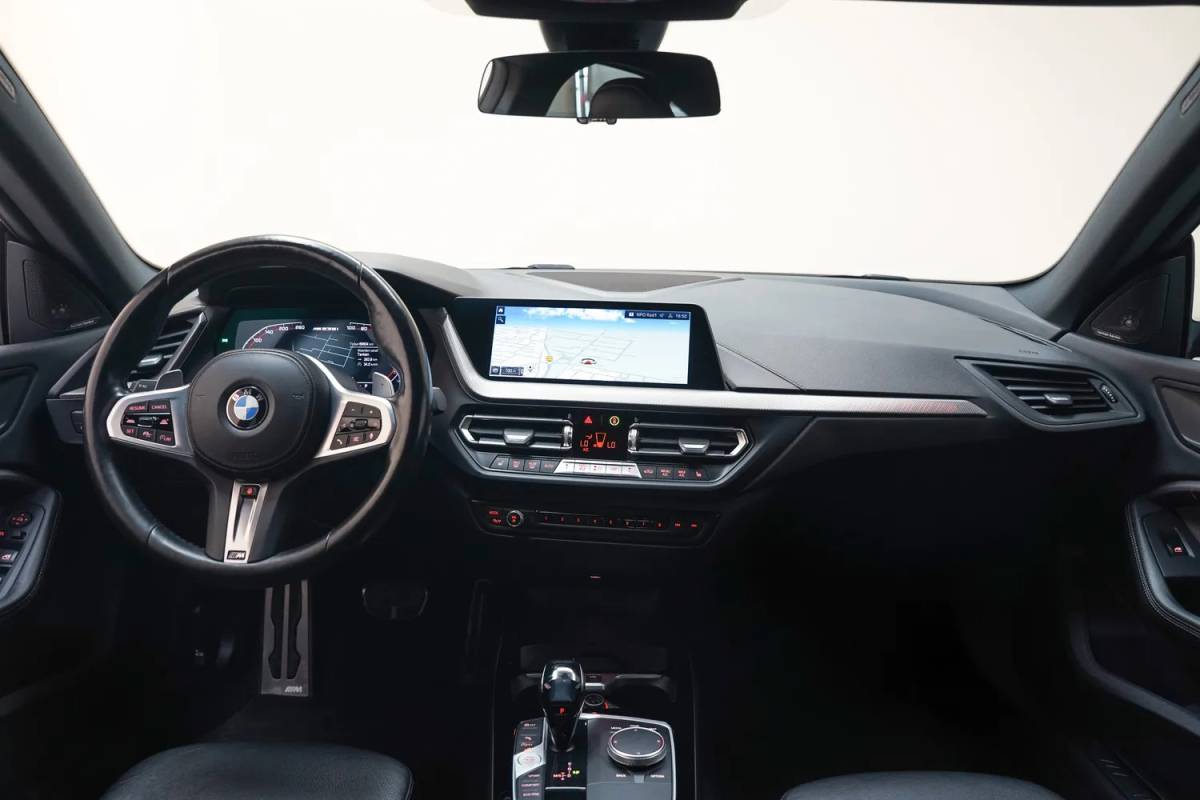 BMW 2 Serie BMW 2-serie Gran Coupe M235i xDrive High Executive Aut. [ Panorama Leder ACC Harman/Kardon Stuur-&Stoelverwarming]