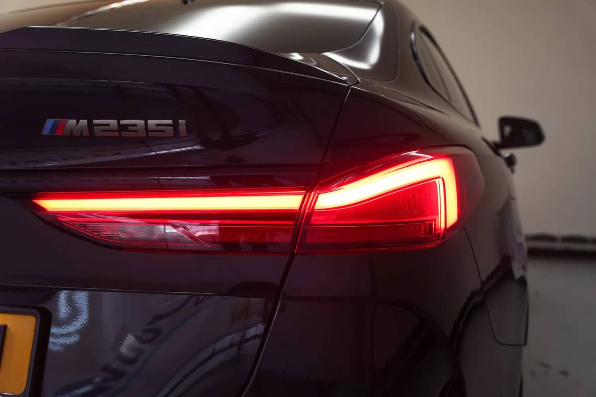 BMW 2 Serie BMW 2-serie Gran Coupe M235i xDrive High Executive Aut. [ Panorama Leder ACC Harman/Kardon Stuur-&Stoelverwarming]