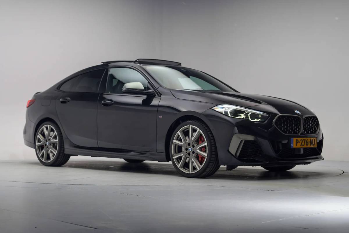 BMW 2 Serie BMW 2-serie Gran Coupe M235i xDrive High Executive Aut. [ Panorama Leder ACC Harman/Kardon Stuur-&Stoelverwarming]