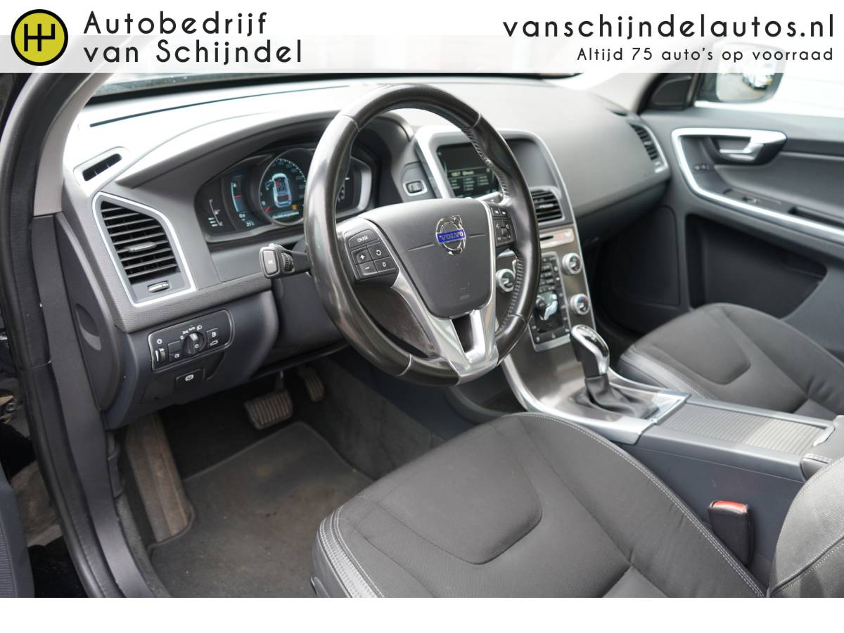 Volvo XC60 Volvo XC60 2.0 D4 191PK FWD MOMENTUM CAMERA TREKHAAK STOELVERWARMING NAVIGATIE 1/2 LEDER CLIMA CRUISE BLUETOOTH PDC V+A LMV ELECTR.KLEP XENON ENZ…
