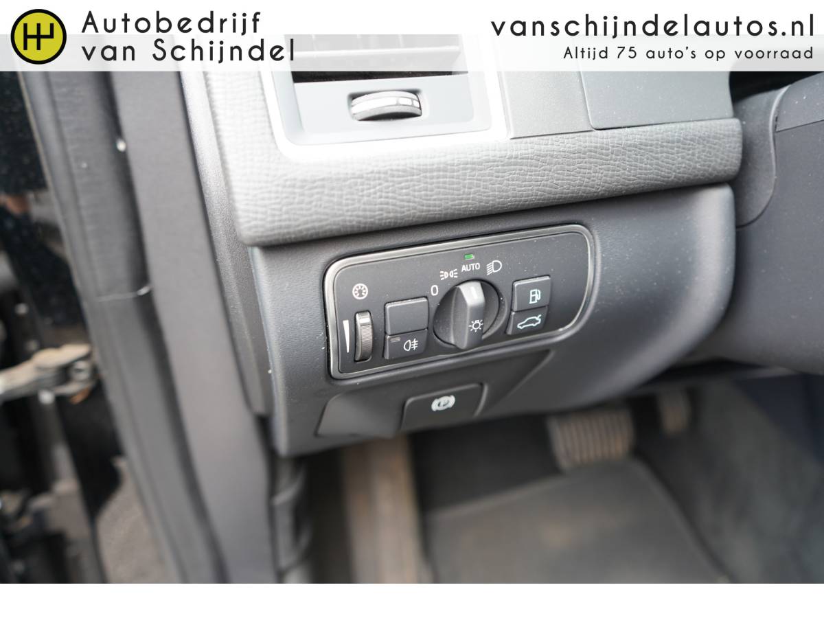 Volvo XC60 Volvo XC60 2.0 D4 191PK FWD MOMENTUM CAMERA TREKHAAK STOELVERWARMING NAVIGATIE 1/2 LEDER CLIMA CRUISE BLUETOOTH PDC V+A LMV ELECTR.KLEP XENON ENZ…