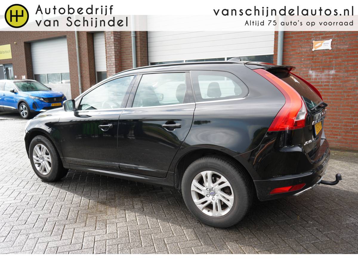 Volvo XC60 Volvo XC60 2.0 D4 191PK FWD MOMENTUM CAMERA TREKHAAK STOELVERWARMING NAVIGATIE 1/2 LEDER CLIMA CRUISE BLUETOOTH PDC V+A LMV ELECTR.KLEP XENON ENZ…