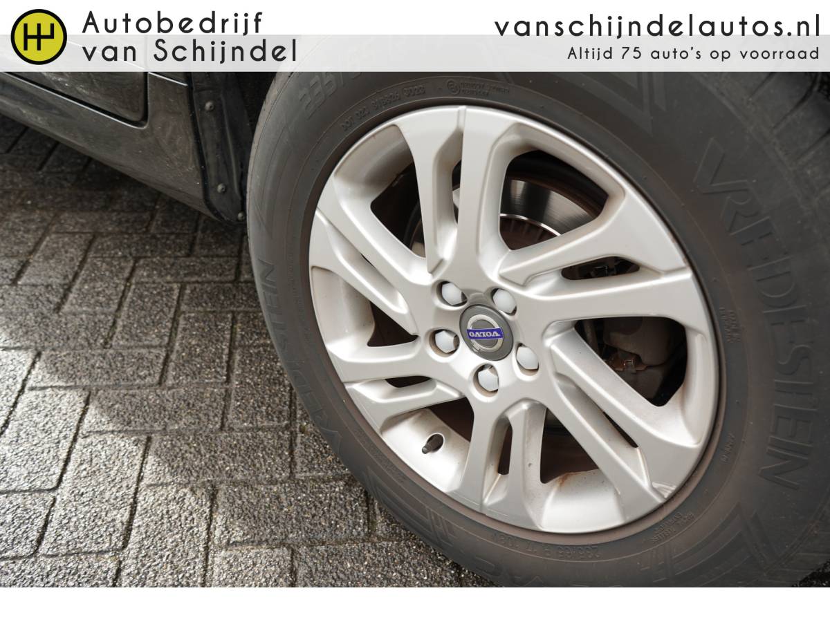 Volvo XC60 Volvo XC60 2.0 D4 191PK FWD MOMENTUM CAMERA TREKHAAK STOELVERWARMING NAVIGATIE 1/2 LEDER CLIMA CRUISE BLUETOOTH PDC V+A LMV ELECTR.KLEP XENON ENZ…