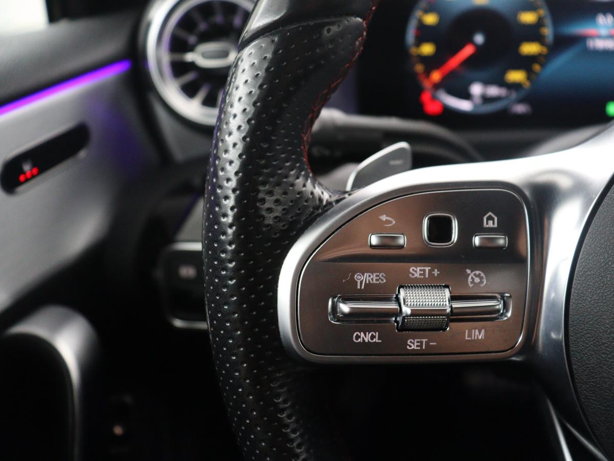 Mercedes-Benz A-Klasse Mercedes-Benz A-klasse 250 e Business Solution AMG Limited | SOH 94,5% | Leder/alcantara | Cruise control | Stoelverwarming | Navigatie | Bluetooth | Sfeerverlichting | Camera | Park assist