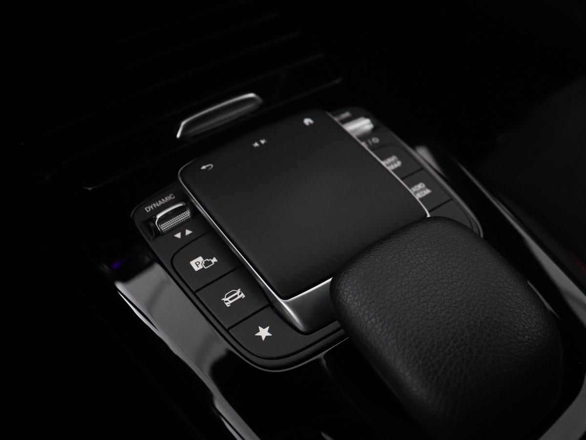 Mercedes-Benz A-Klasse Mercedes-Benz A-klasse 250 e Business Solution AMG Limited | SOH 94,5% | Leder/alcantara | Cruise control | Stoelverwarming | Navigatie | Bluetooth | Sfeerverlichting | Camera | Park assist