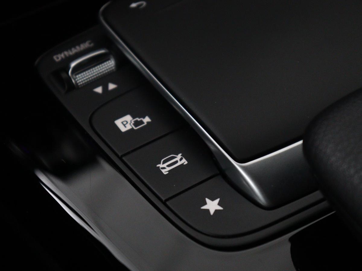 Mercedes-Benz A-Klasse Mercedes-Benz A-klasse 250 e Business Solution AMG Limited | SOH 94,5% | Leder/alcantara | Cruise control | Stoelverwarming | Navigatie | Bluetooth | Sfeerverlichting | Camera | Park assist