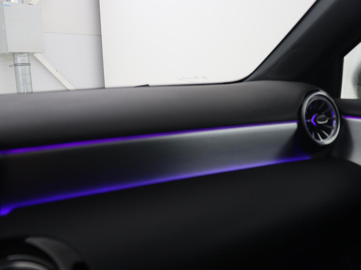 Mercedes-Benz A-Klasse Mercedes-Benz A-klasse 250 e Business Solution AMG Limited | SOH 94,5% | Leder/alcantara | Cruise control | Stoelverwarming | Navigatie | Bluetooth | Sfeerverlichting | Camera | Park assist