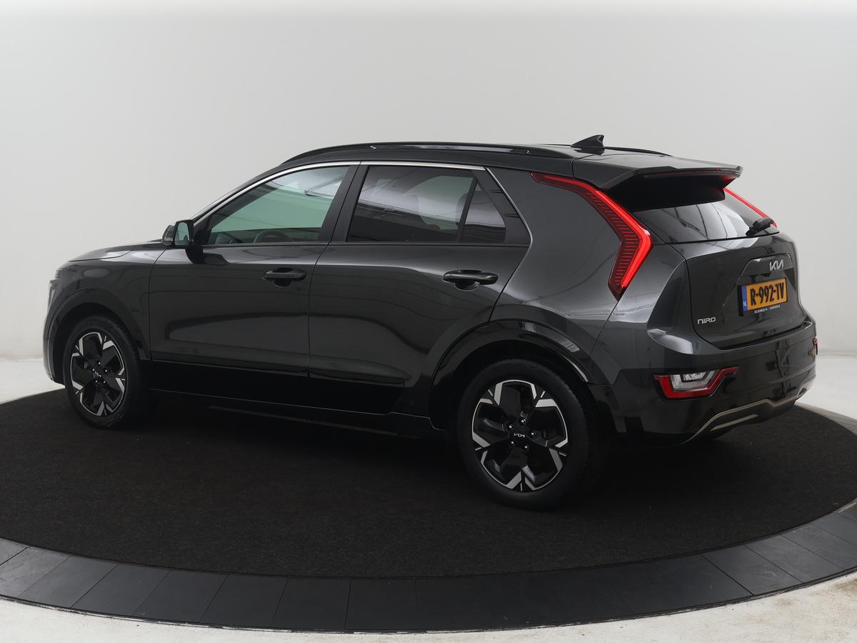 Kia Niro EV Kia Niro EV DynamicPlusLine 64.8 kWh | SOH 94,8% | Panoramadak | Leder |  Cruise control | Head-up | Dodehoek detectie | Stuur/stoelverwarming | Camera | Park assist | Climate control | Carplay | Elektrische achterklep