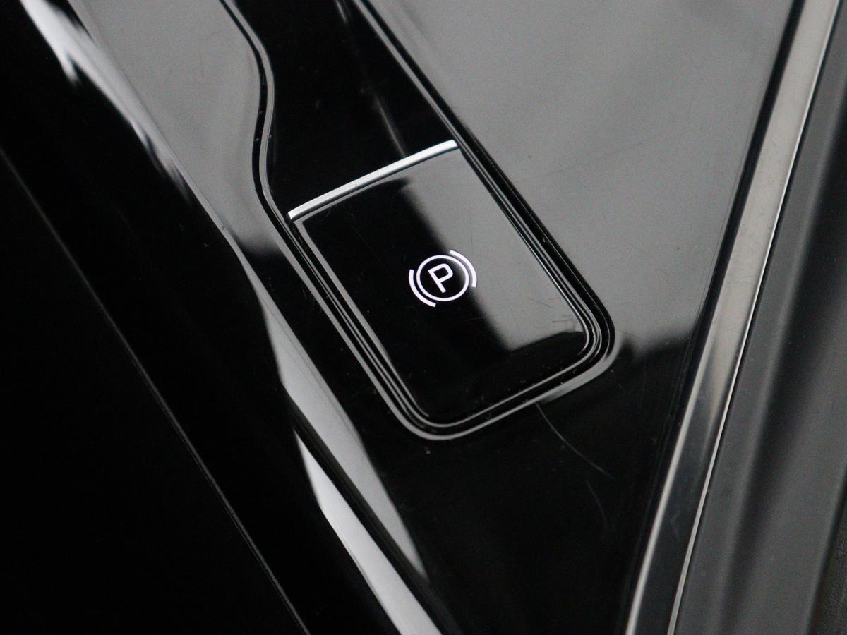 Kia Niro EV Kia Niro EV DynamicPlusLine 64.8 kWh | SOH 94,8% | Panoramadak | Leder |  Cruise control | Head-up | Dodehoek detectie | Stuur/stoelverwarming | Camera | Park assist | Climate control | Carplay | Elektrische achterklep