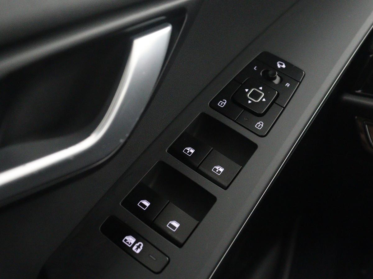 Kia Niro EV Kia Niro EV DynamicPlusLine 64.8 kWh | SOH 94,8% | Panoramadak | Leder |  Cruise control | Head-up | Dodehoek detectie | Stuur/stoelverwarming | Camera | Park assist | Climate control | Carplay | Elektrische achterklep