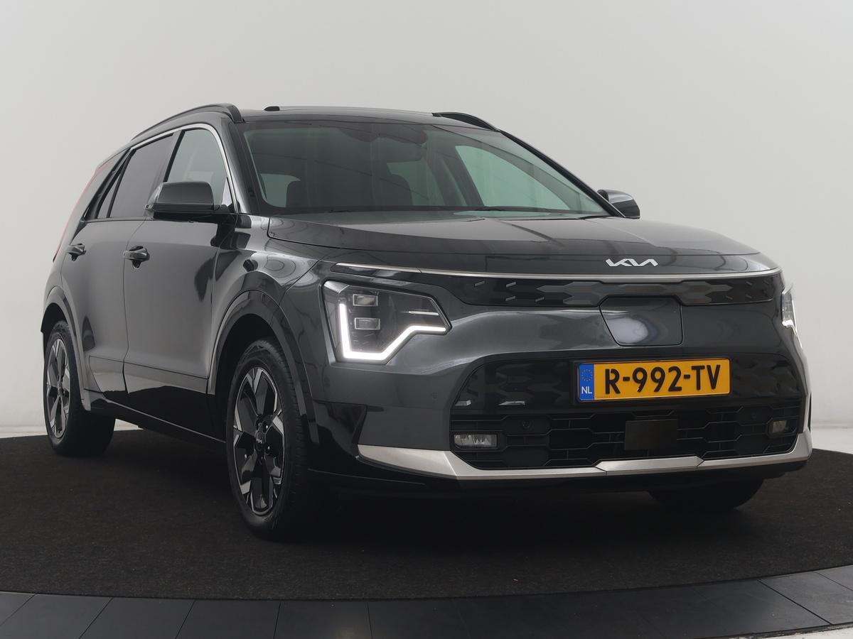 Kia Niro EV Kia Niro EV DynamicPlusLine 64.8 kWh | SOH 94,8% | Panoramadak | Leder |  Cruise control | Head-up | Dodehoek detectie | Stuur/stoelverwarming | Camera | Park assist | Climate control | Carplay | Elektrische achterklep