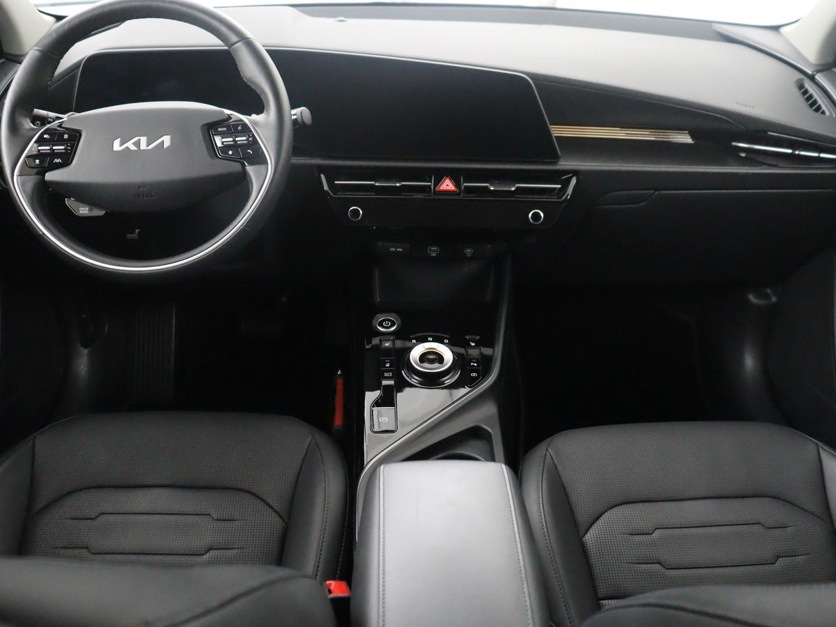 Kia Niro EV Kia Niro EV DynamicPlusLine 64.8 kWh | SOH 94,8% | Panoramadak | Leder |  Cruise control | Head-up | Dodehoek detectie | Stuur/stoelverwarming | Camera | Park assist | Climate control | Carplay | Elektrische achterklep