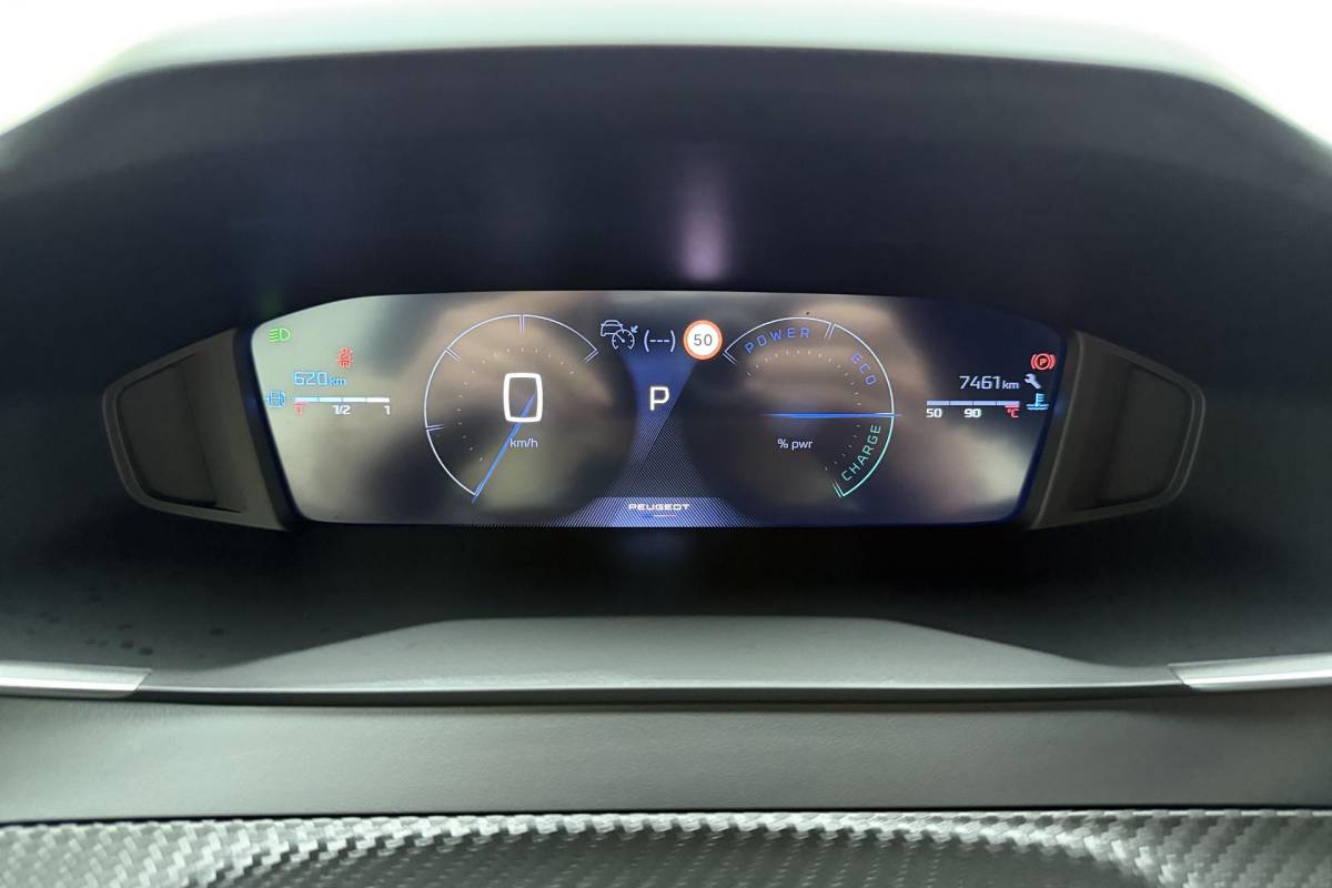 Peugeot 2008 Peugeot 2008 1.2 Hybrid 145 Allure | Automaat | Parkeercamera Voor & Achter | Adaptieve Cruise Control | Stoelverwarming | Apple Carplay/Android Auto draadloos |