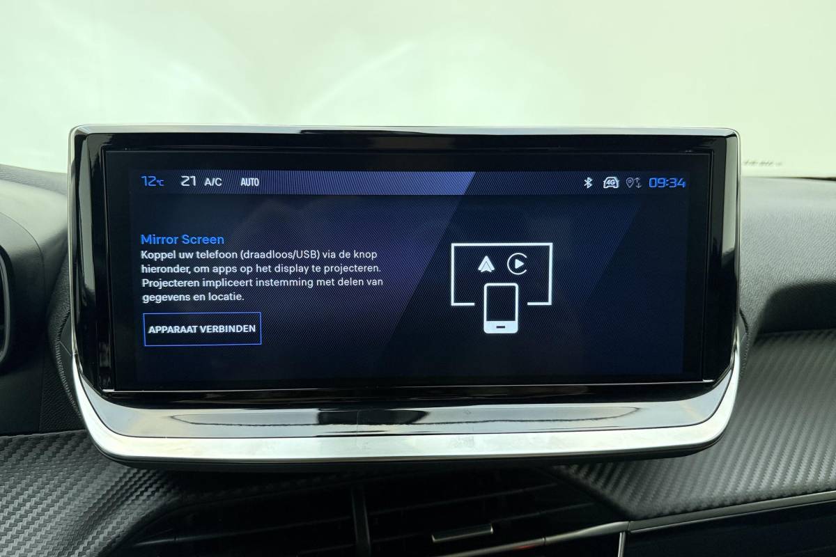 Peugeot 2008 Peugeot 2008 1.2 Hybrid 145 Allure | Automaat | Parkeercamera Voor & Achter | Adaptieve Cruise Control | Stoelverwarming | Apple Carplay/Android Auto draadloos |