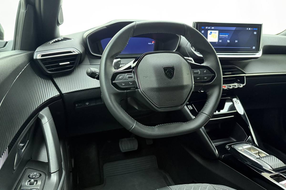 Peugeot 2008 Peugeot 2008 1.2 Hybrid 145 Allure | Automaat | Parkeercamera Voor & Achter | Adaptieve Cruise Control | Stoelverwarming | Apple Carplay/Android Auto draadloos |