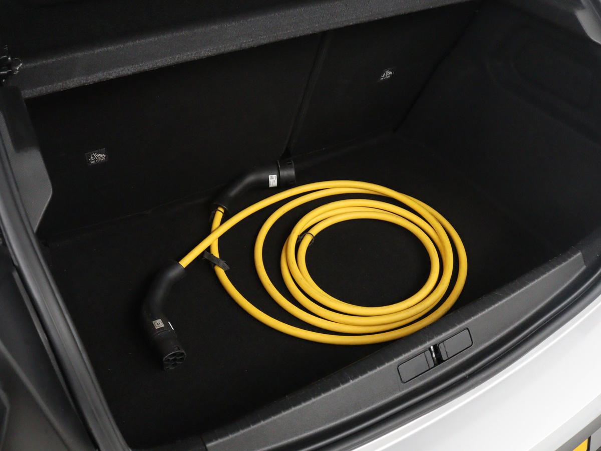 Opel Corsa-e Opel Corsa-e Level 3 50 kWh | SOH 94,9% | Half leder | Cruise control |  Lane assist | Park assist | Stoelverwarming | Climate control | Carplay | Navigatie